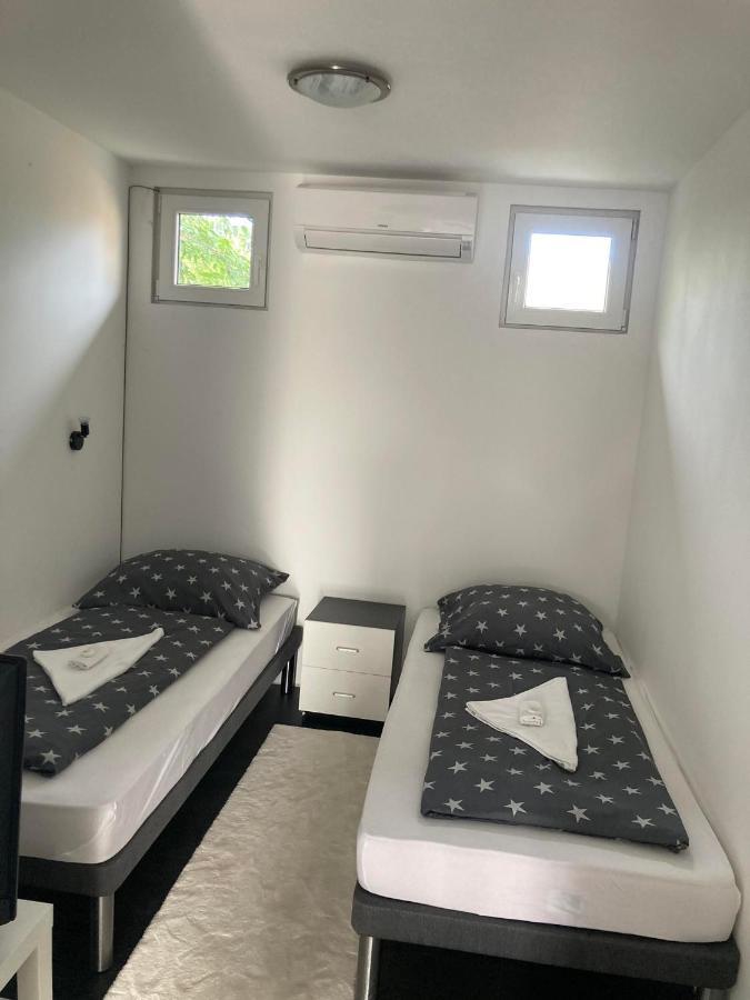 אפרטהוטל Cegléd Arany Apartman מראה חיצוני תמונה